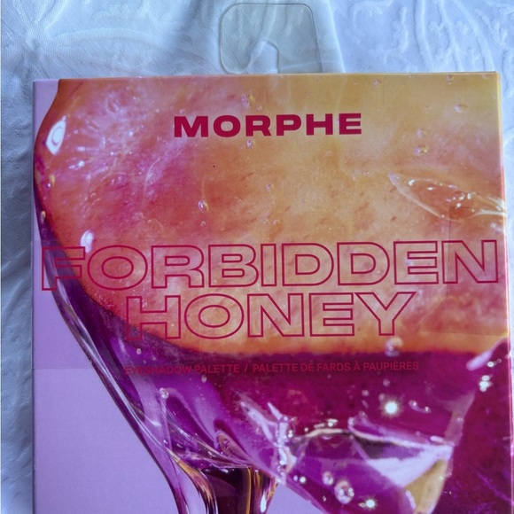 Morphe Pulp Fantasy Palette with Pink and Orange Hues - Picture 2 of 5